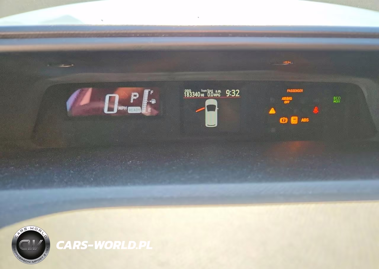 2017 Toyota Prius C One VIN:JTDKDTB32H1598233 - 9