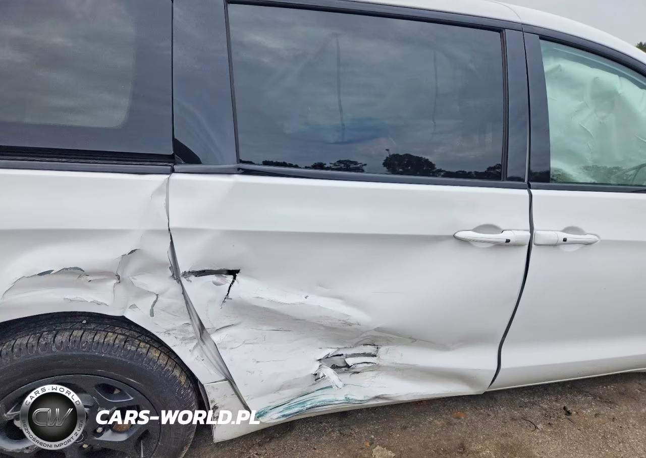 2022 Chrysler Pacifica Hybrid Touring L VIN:2C4RC1L73NR227659 - 10