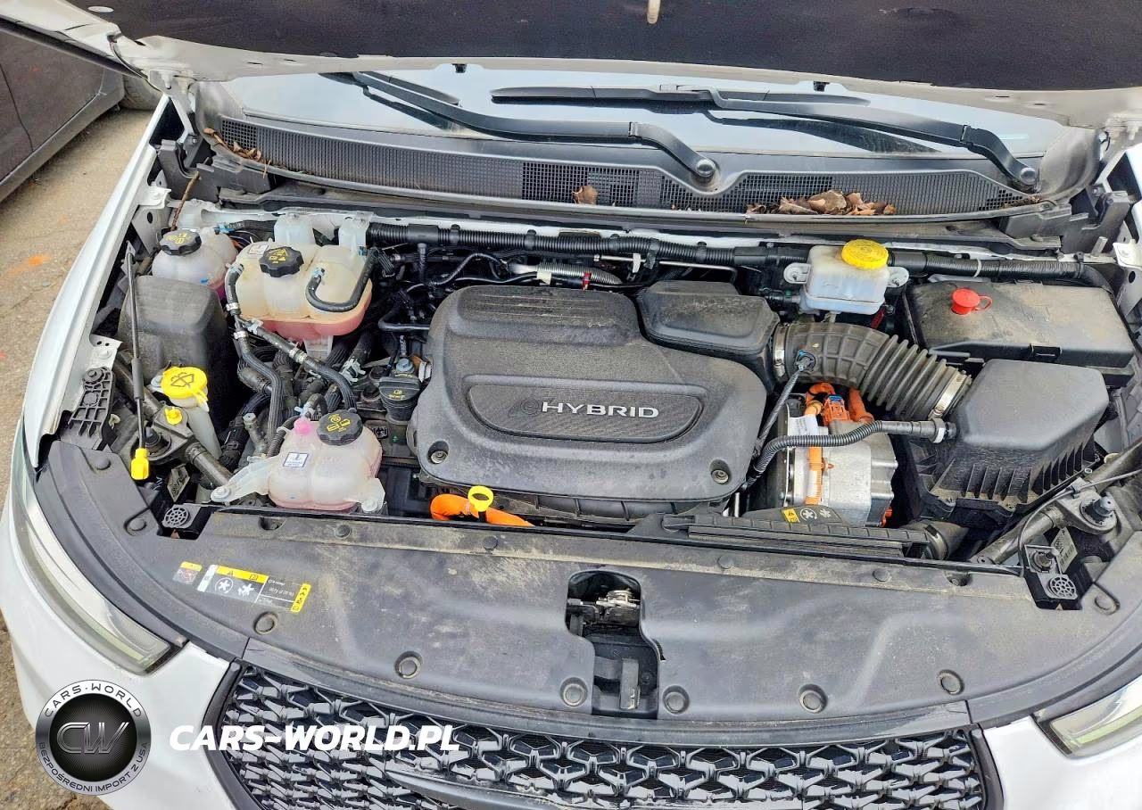 2022 Chrysler Pacifica Hybrid Touring L VIN:2C4RC1L73NR227659 - 11