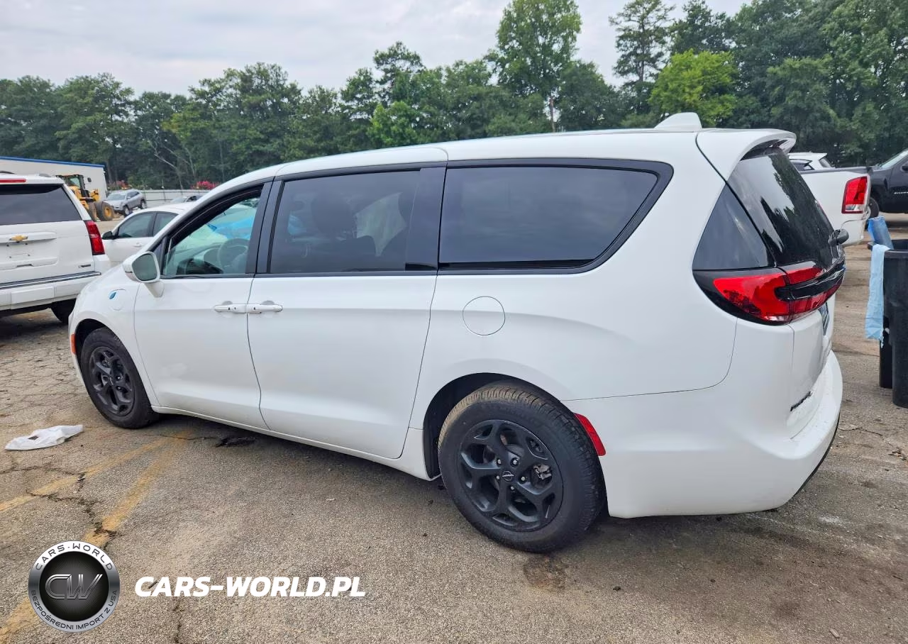 2022 Chrysler Pacifica Hybrid Touring L VIN:2C4RC1L73NR227659 - 2