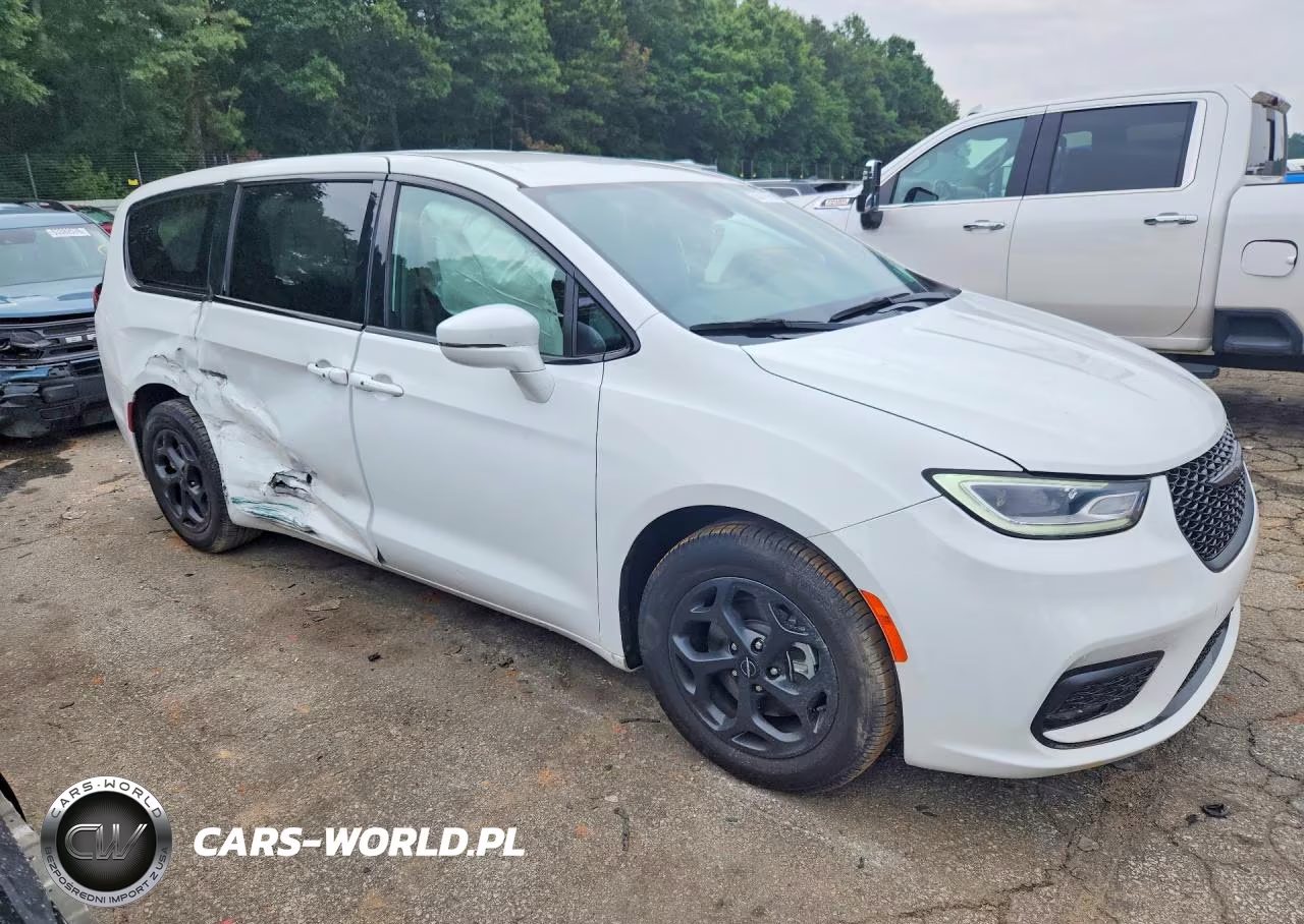 2022 Chrysler Pacifica Hybrid Touring L VIN:2C4RC1L73NR227659 - 4