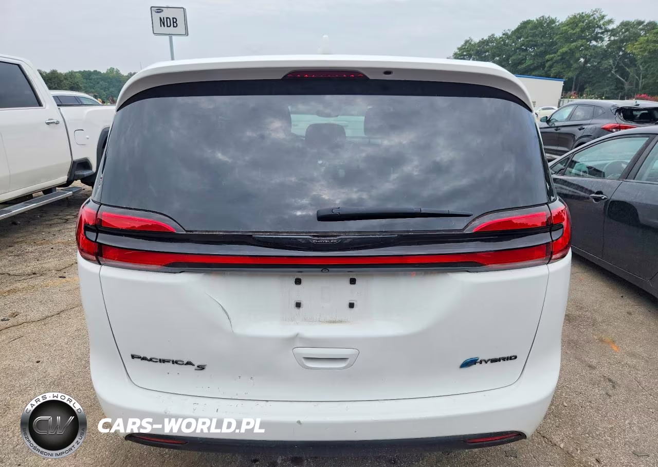 2022 Chrysler Pacifica Hybrid Touring L VIN:2C4RC1L73NR227659 - 6