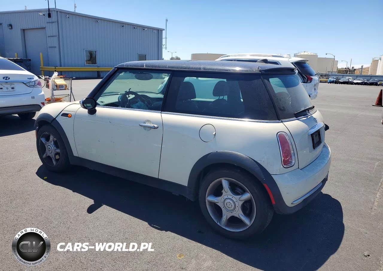 2005 Mini Cooper VIN:WMWRC334X5TJ68679 - 2