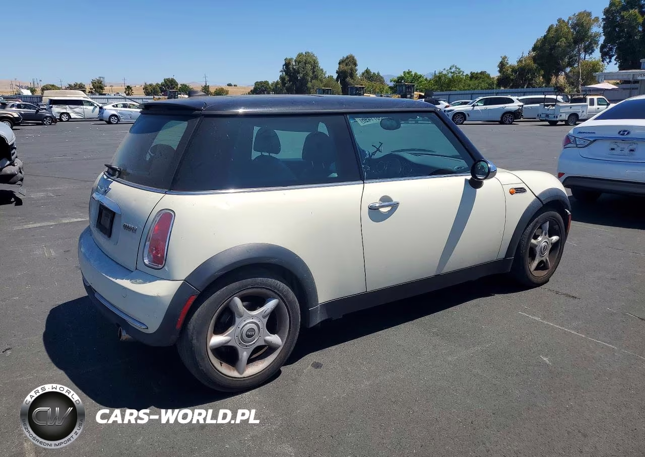 2005 Mini Cooper VIN:WMWRC334X5TJ68679 - 3