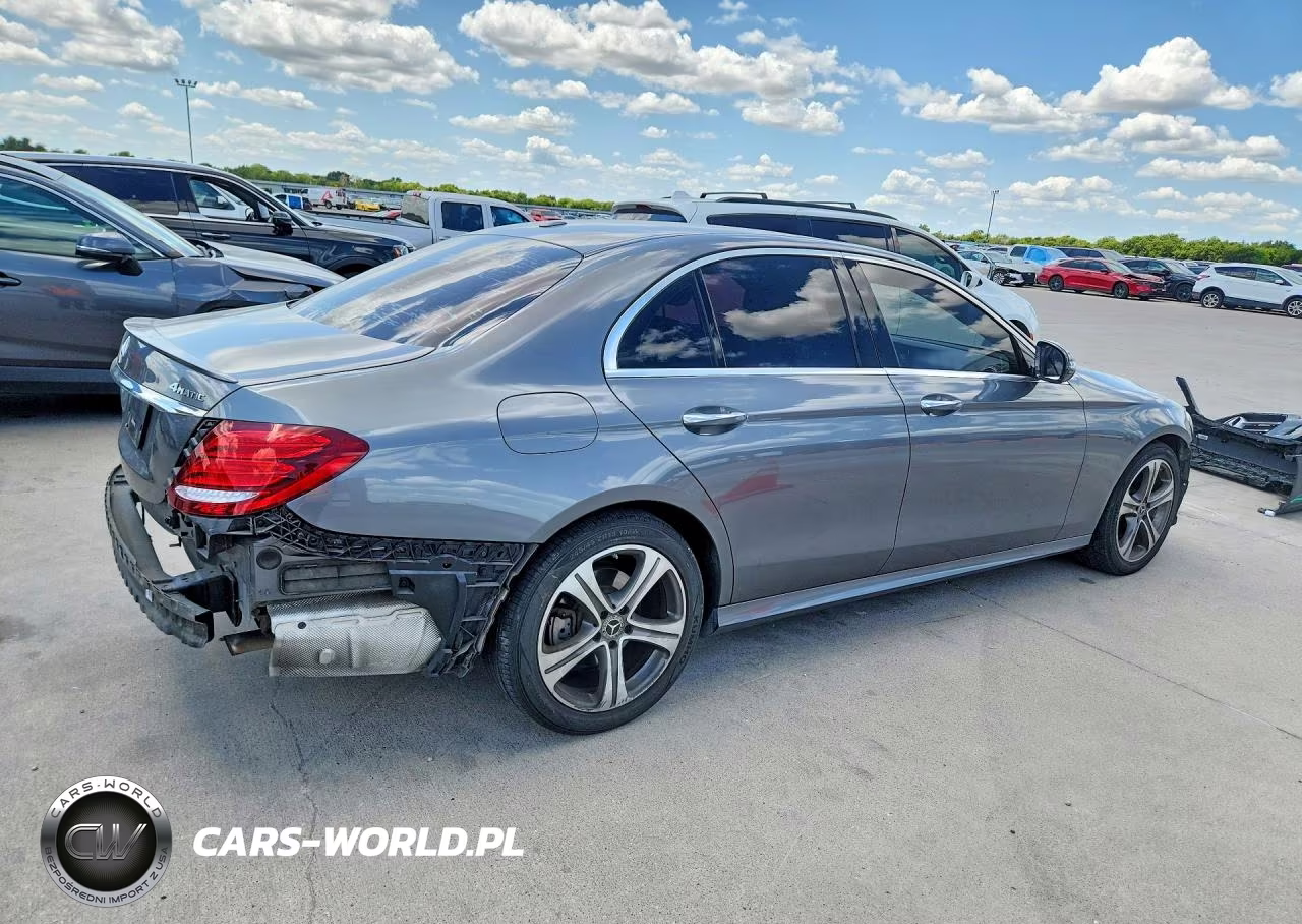 2018 Mercedes-Benz E 300 4Matic VIN:WDDZF4KB7JA390947 - 3