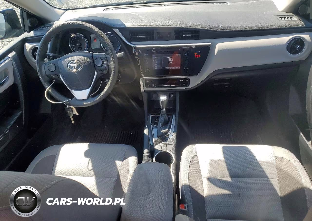 2018 Toyota Corolla Le VIN:2T1BURHE2JC082189 - 8