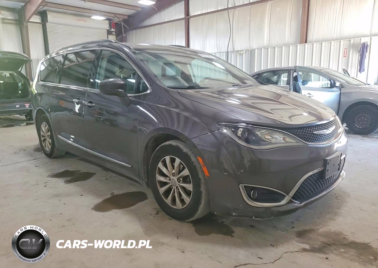 2017 Chrysler Pacifica VIN:2C4RC1BG8HR821279 - 4