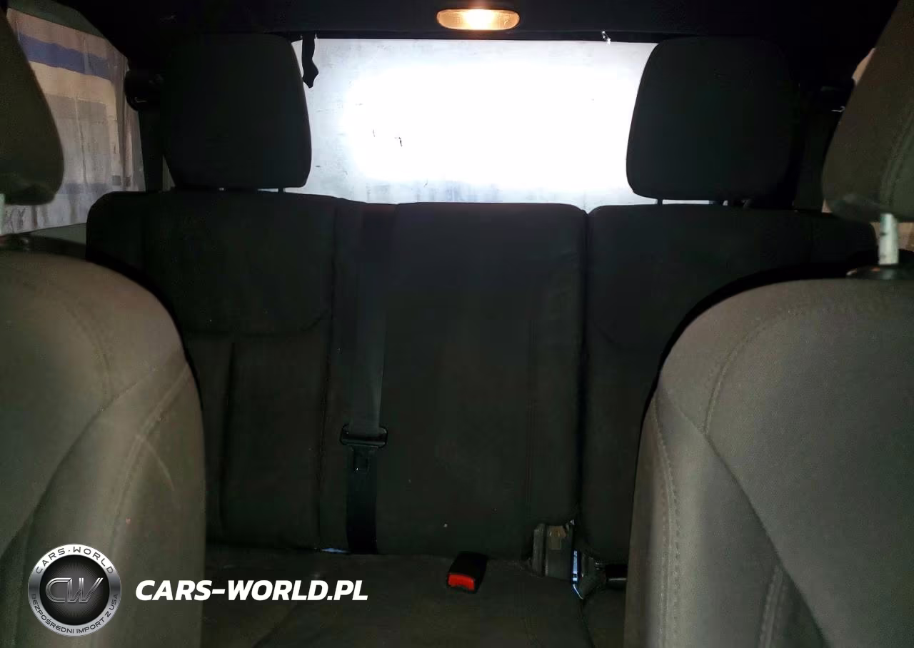 2015 Jeep Wrangler Unlimited Sport VIN:1C4BJWDG3FL760091 - 10
