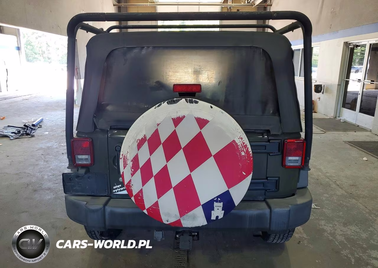 2015 Jeep Wrangler Unlimited Sport VIN:1C4BJWDG3FL760091 - 6