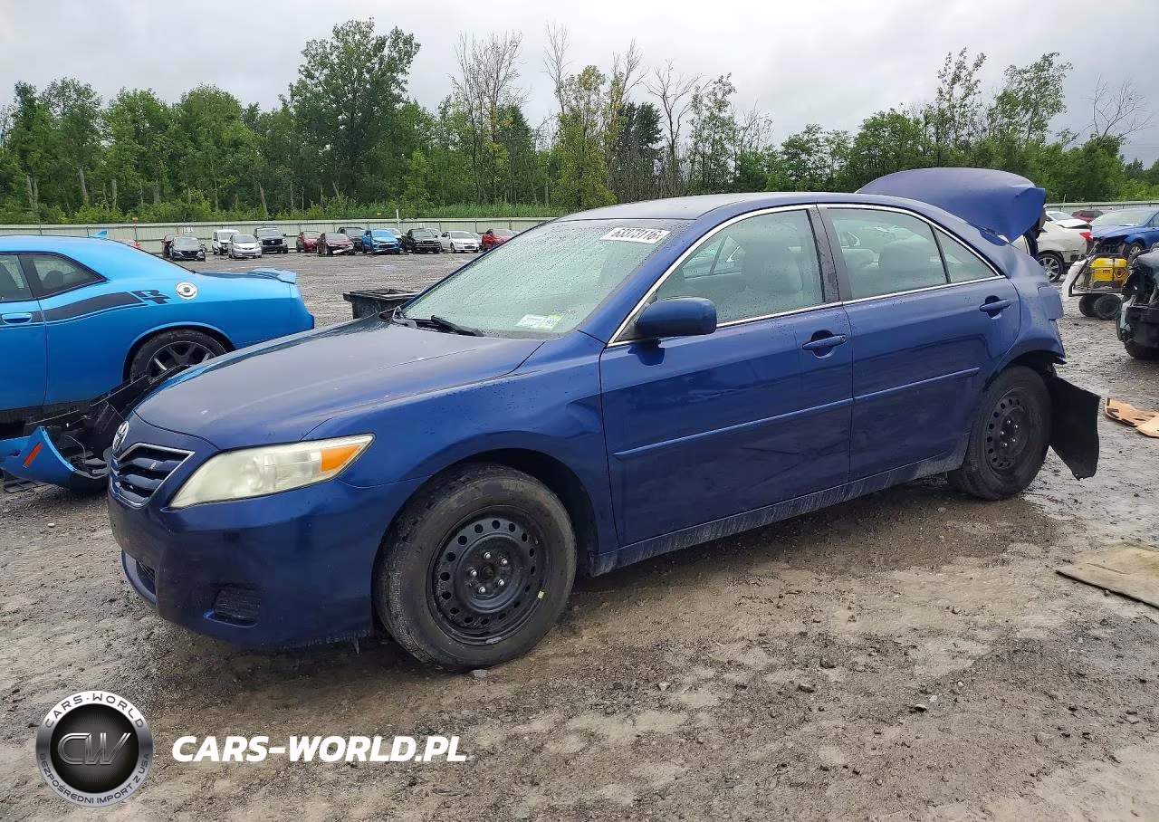 2010 Toyota Camry Le – zdjęcie 1 z 12