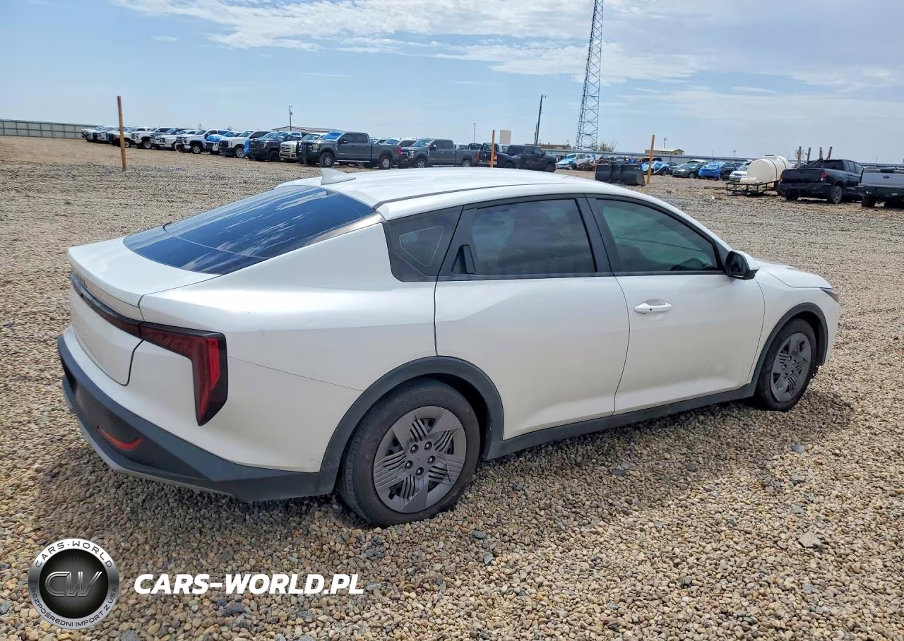 2025 Kia K4 Lx VIN:3KPFT4DE0SE004848 - 3