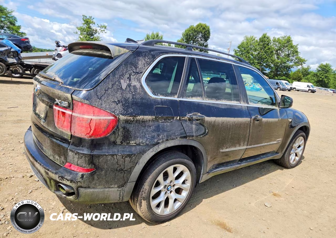 2013 BMW X5 xDrive35I VIN:5UXZV4C56D0B24093 - 3