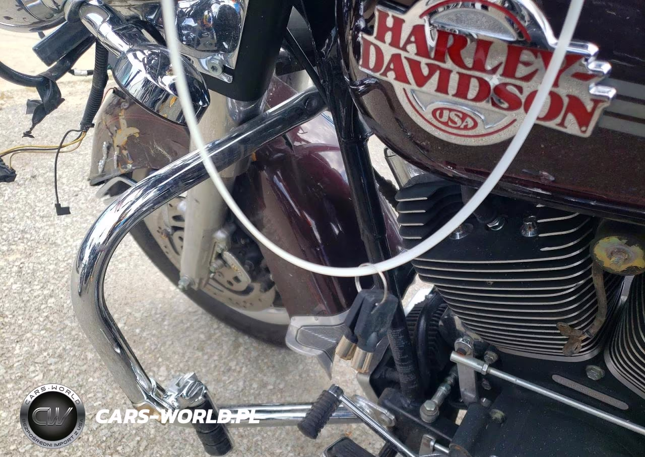 2005 Harley-Davidson Flhtcui VIN:1HD1FCW145Y665589 - 8