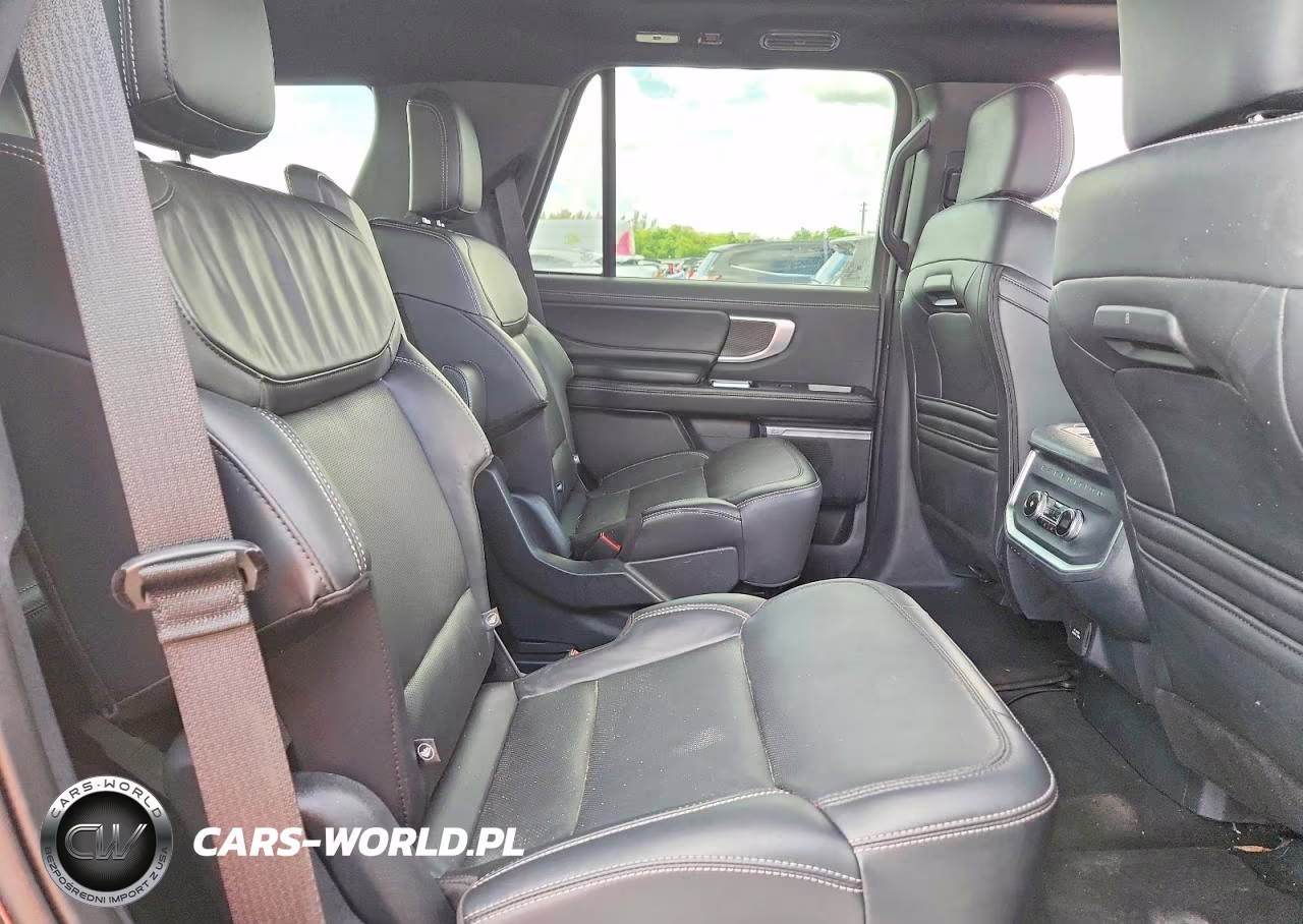 2025 Ford Expedition Platinum VIN:1FMJU1M83SEA25944 - 10