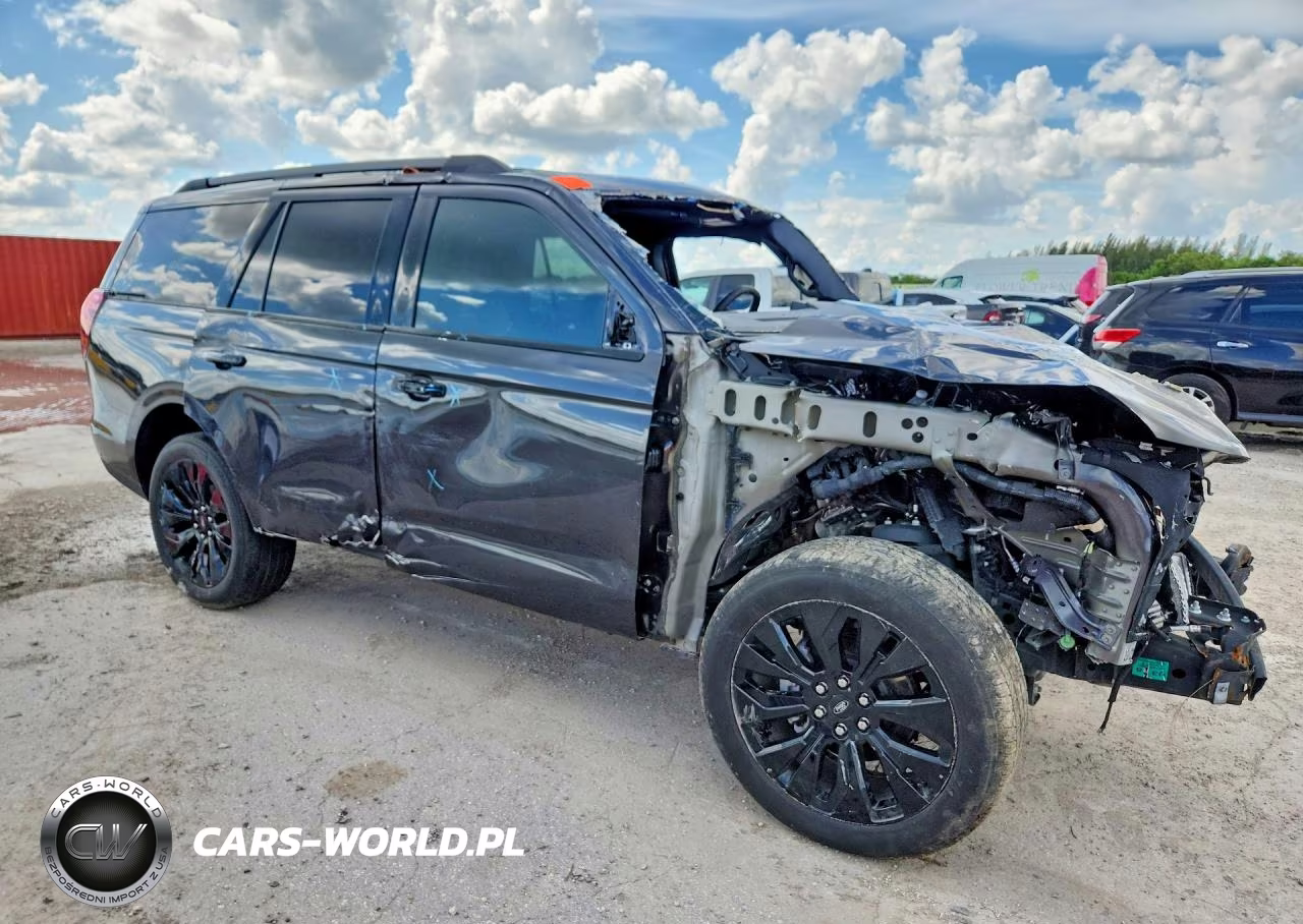2025 Ford Expedition Platinum VIN:1FMJU1M83SEA25944 - 4