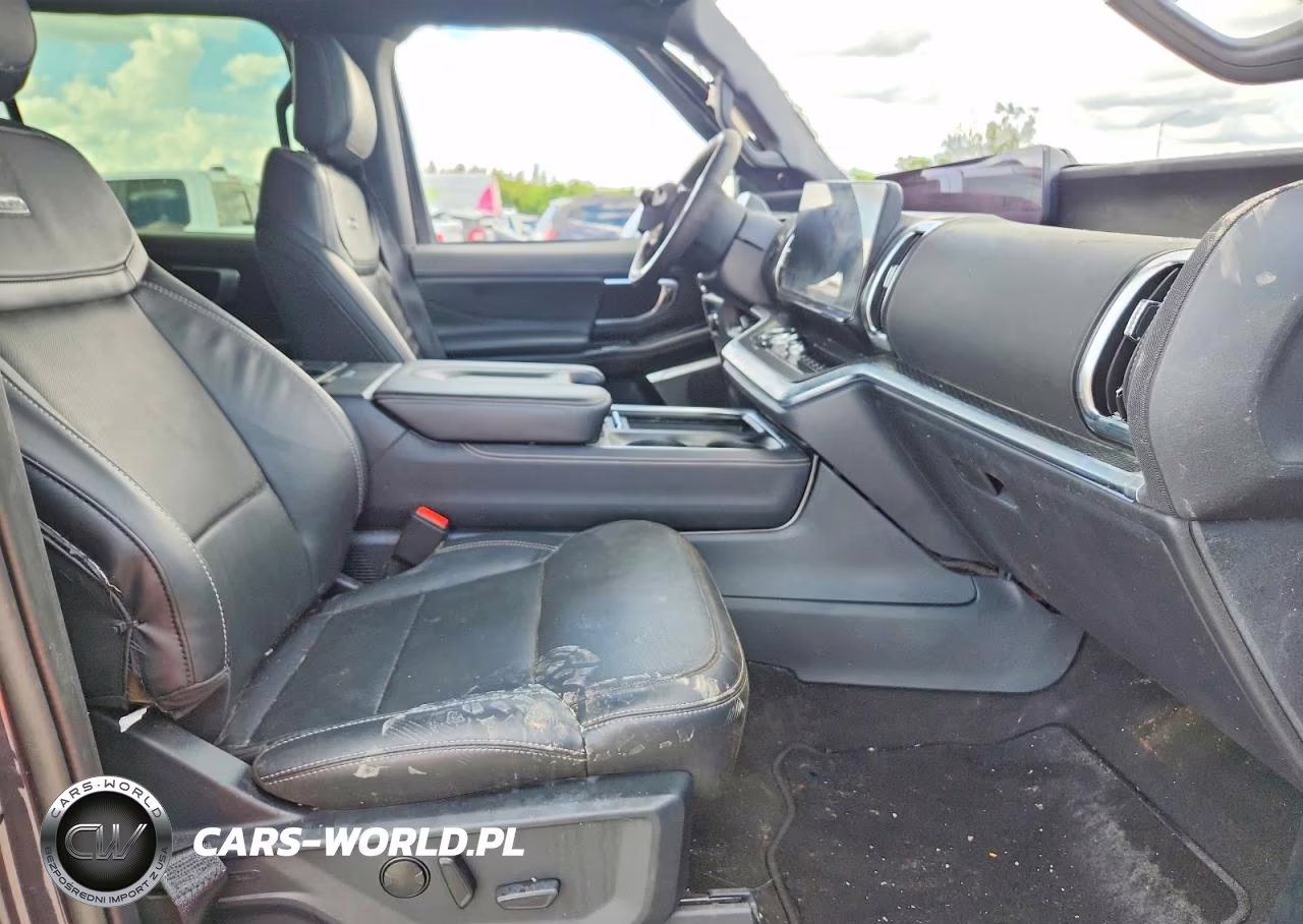 2025 Ford Expedition Platinum VIN:1FMJU1M83SEA25944 - 7