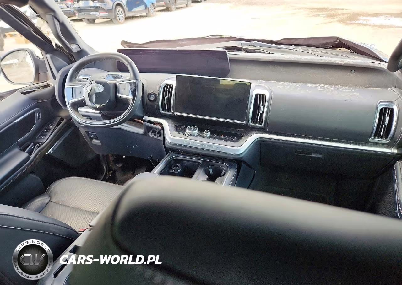 2025 Ford Expedition Platinum VIN:1FMJU1M83SEA25944 - 8