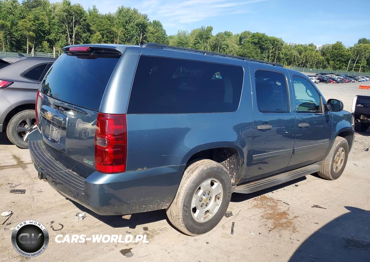 2010 Chevrolet Suburban K1500 Ls VIN:1GNUKHE31AR212312 - 3