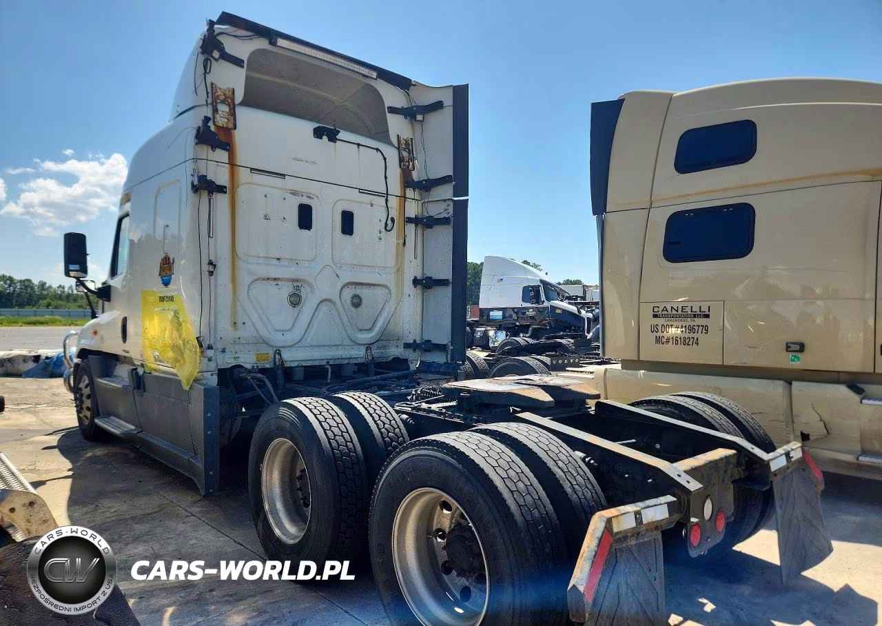 2015 Freightliner Cascadia Semi Truck VIN:3AKJGLD53FSGR0471 - 2