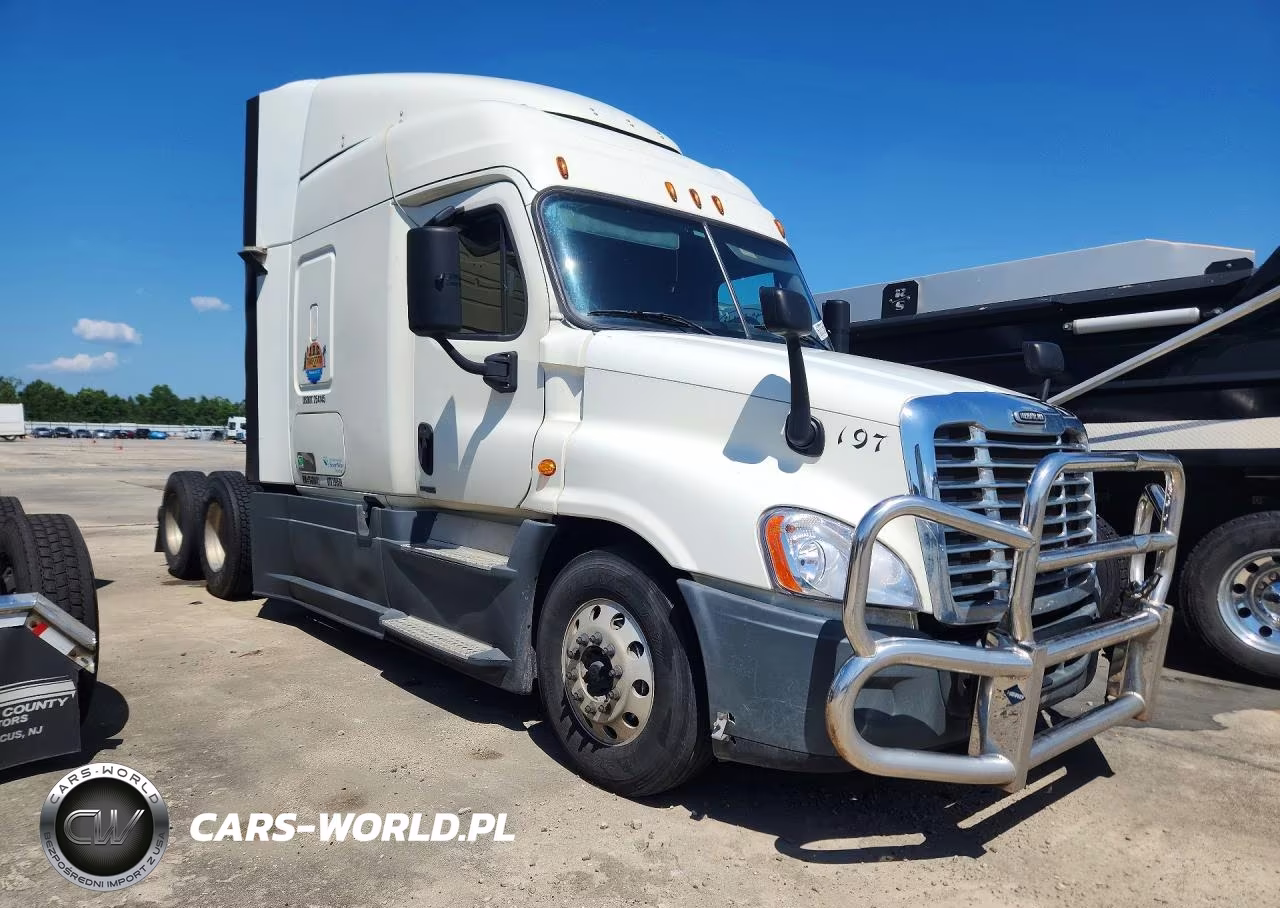 2015 Freightliner Cascadia Semi Truck VIN:3AKJGLD53FSGR0471 - 4
