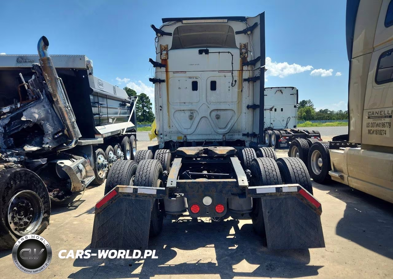 2015 Freightliner Cascadia Semi Truck VIN:3AKJGLD53FSGR0471 - 6