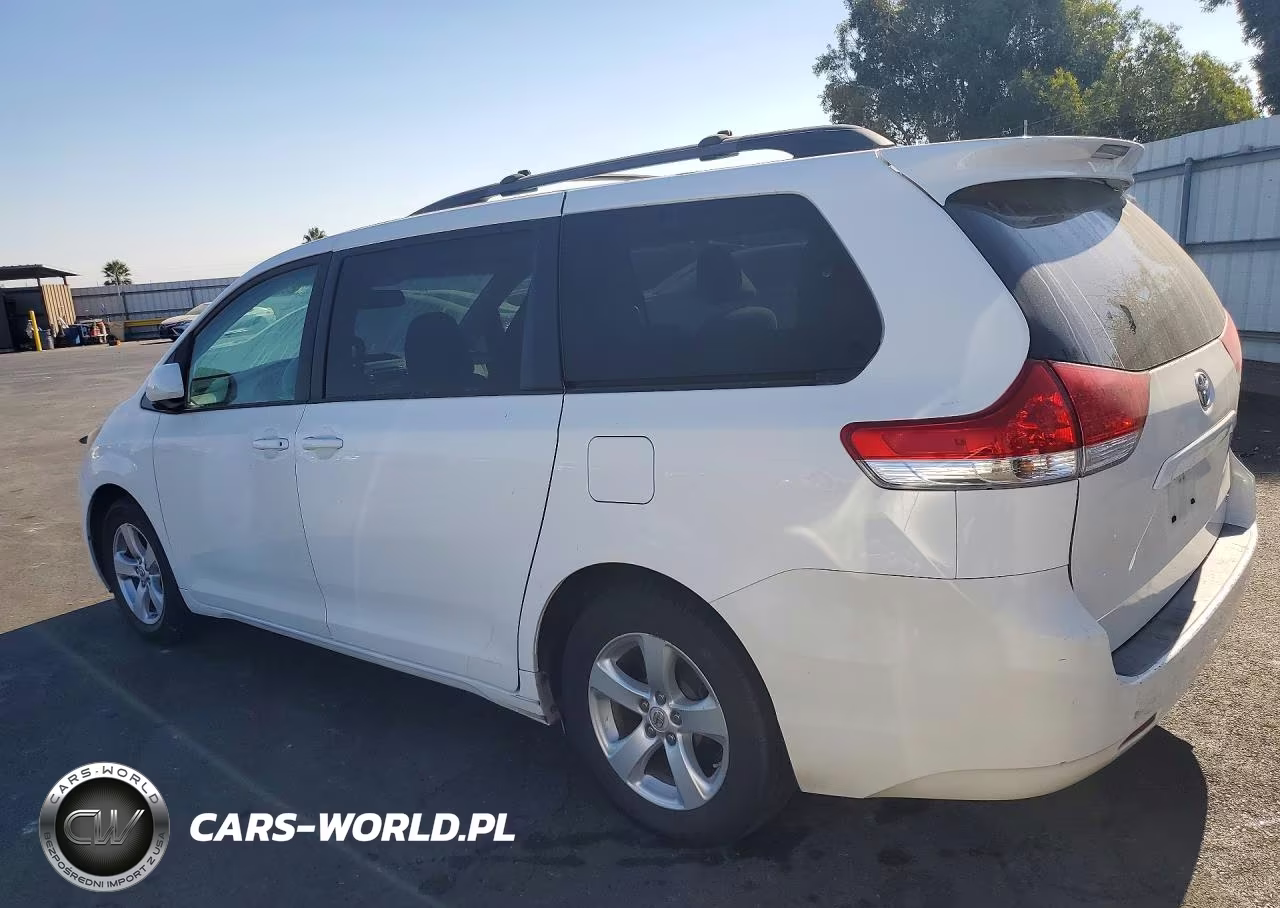 2011 Toyota Sienna Le VIN:5TDKK3DC0BS175695 - 2