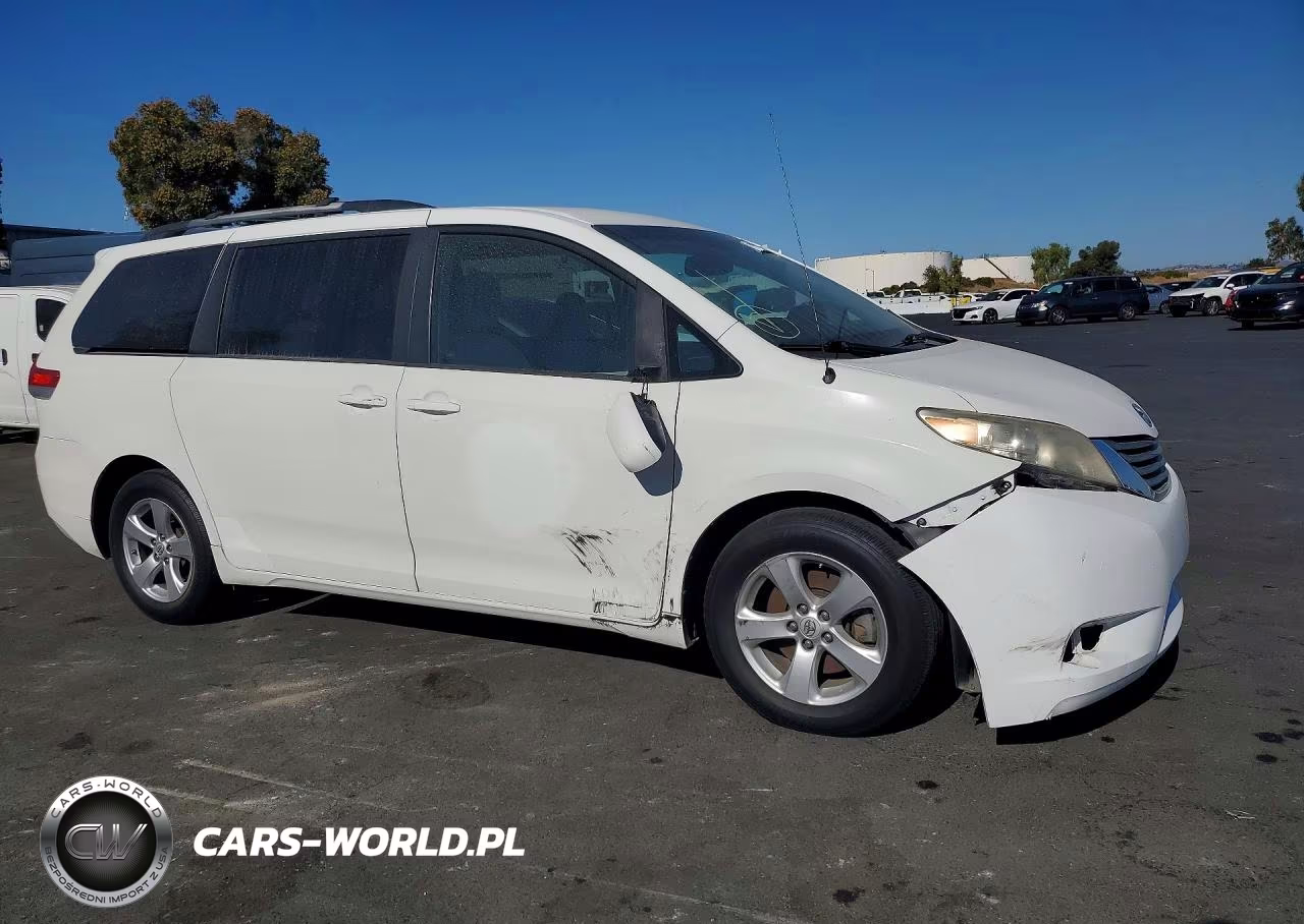 2011 Toyota Sienna Le VIN:5TDKK3DC0BS175695 - 4