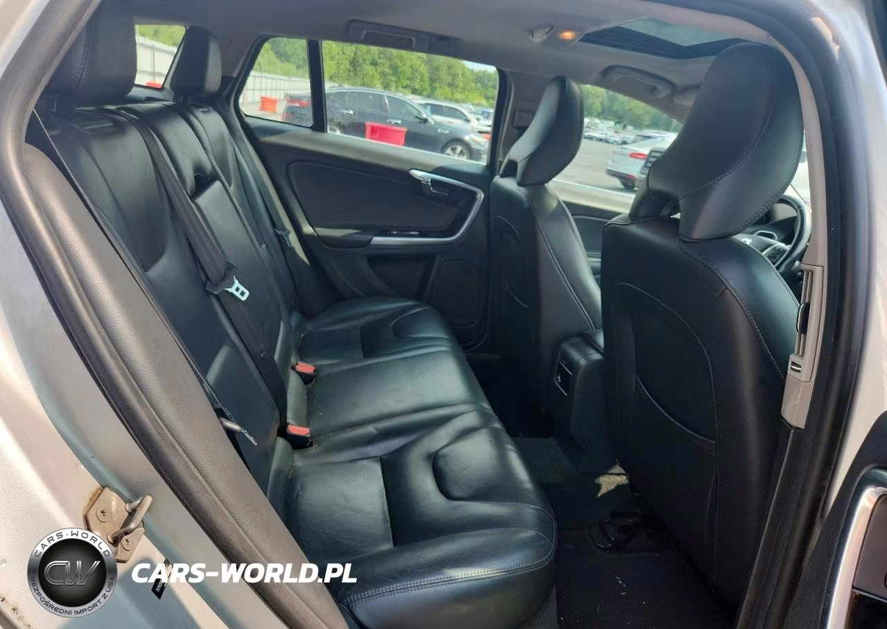 2015 Volvo V60 Platinum VIN:YV140MEM0F1260657 - 10