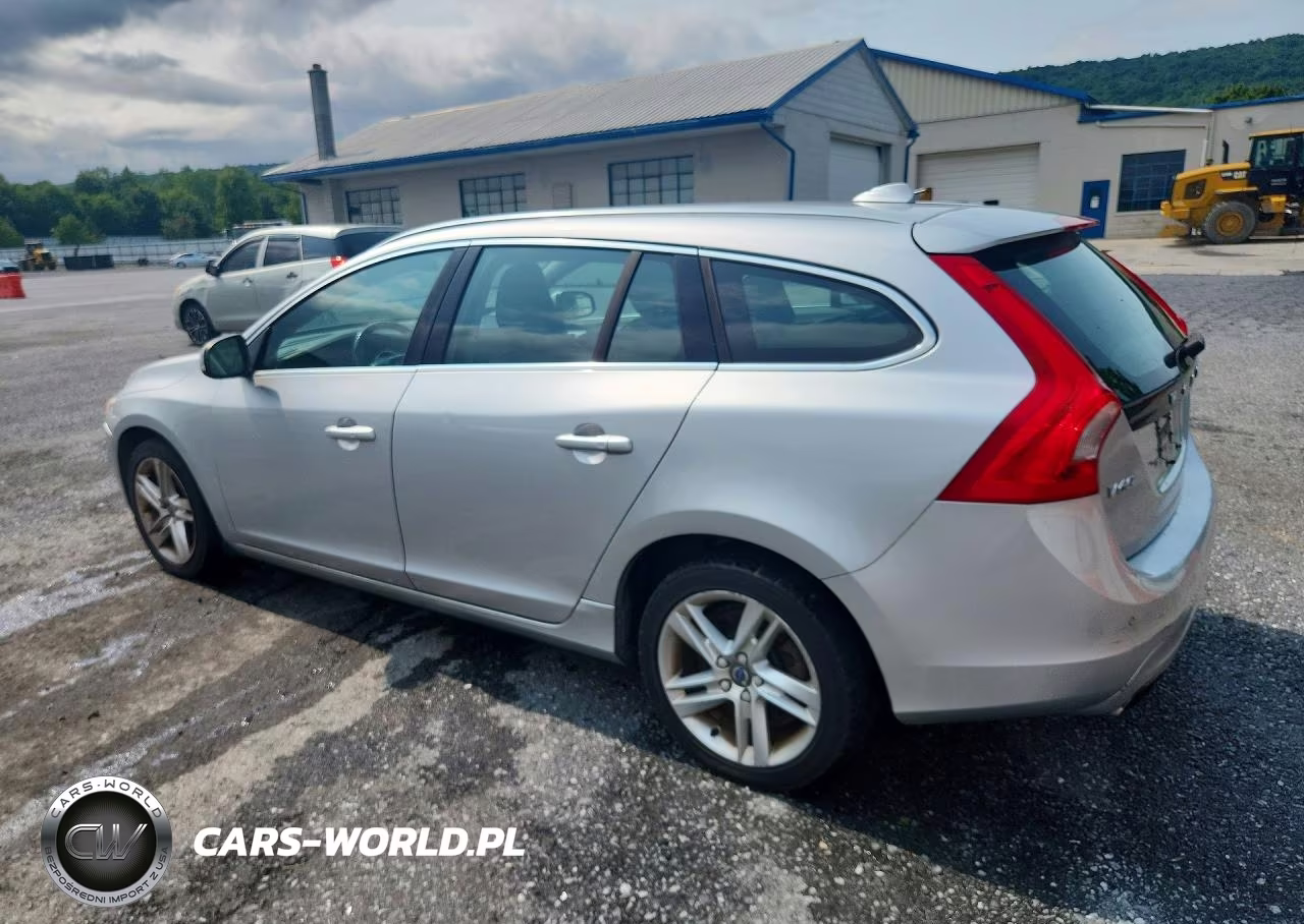 2015 Volvo V60 Platinum VIN:YV140MEM0F1260657 - 2