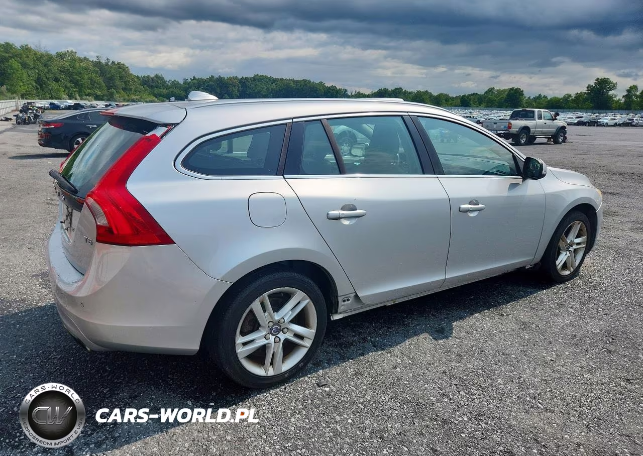 2015 Volvo V60 Platinum VIN:YV140MEM0F1260657 - 3