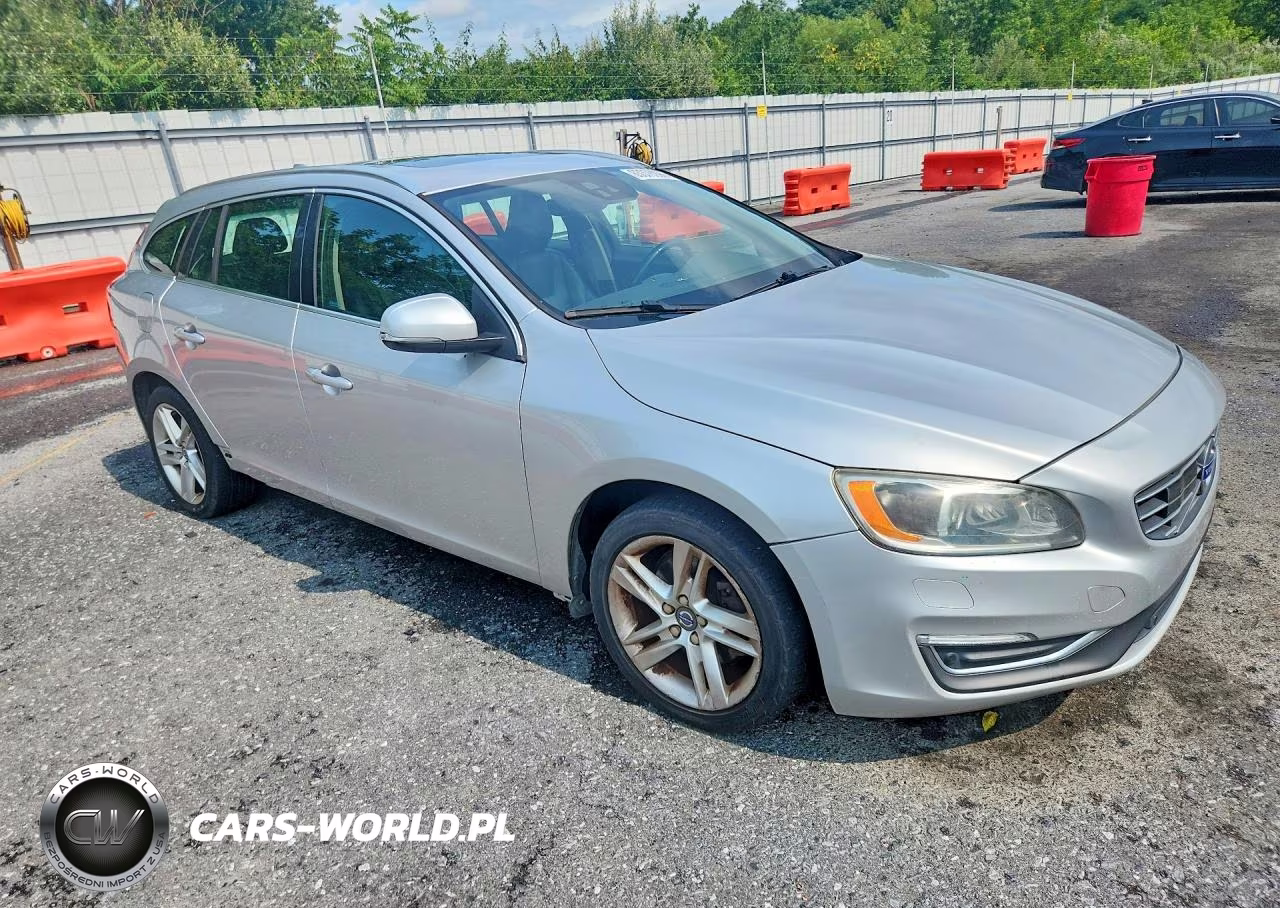2015 Volvo V60 Platinum VIN:YV140MEM0F1260657 - 4