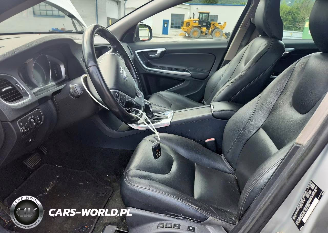 2015 Volvo V60 Platinum VIN:YV140MEM0F1260657 - 7