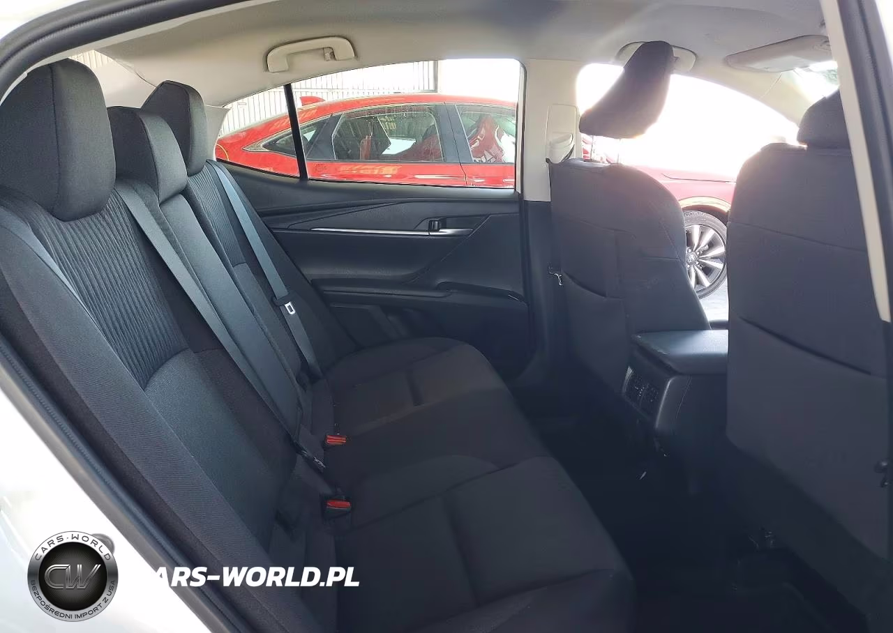 2025 Toyota Camry Le VIN:4T1DAACKXSU183884 - 10