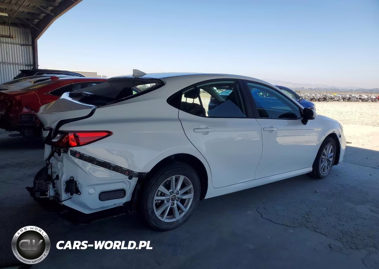 2025 Toyota Camry Le VIN:4T1DAACKXSU183884 - 3