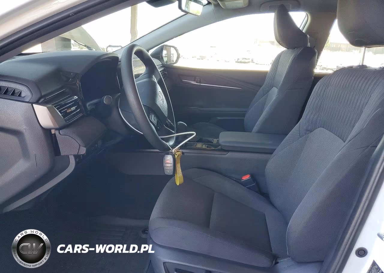 2025 Toyota Camry Le VIN:4T1DAACKXSU183884 - 7