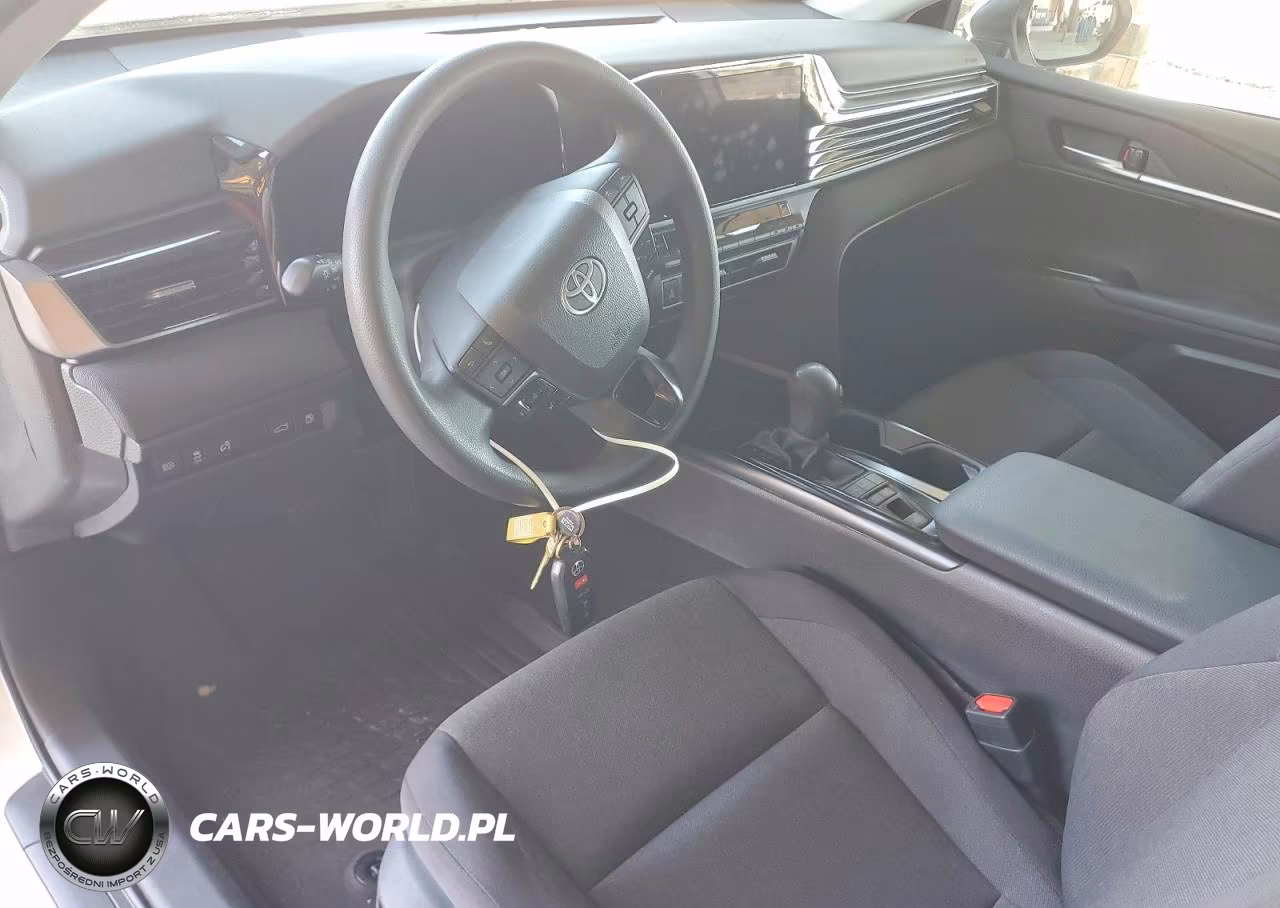 2025 Toyota Camry Le VIN:4T1DAACKXSU183884 - 8