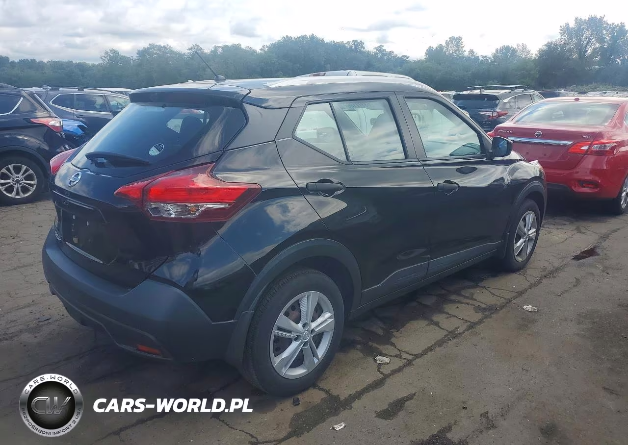 2018 Nissan Kicks S VIN:3N1CP5CU5JL509559 - 3