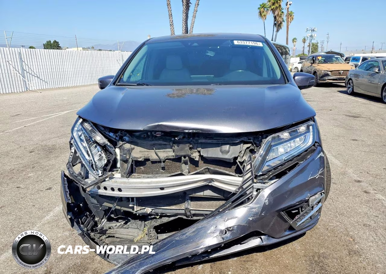 2018 Honda Odyssey Elite VIN:5FNRL6H95JB071931 - 5