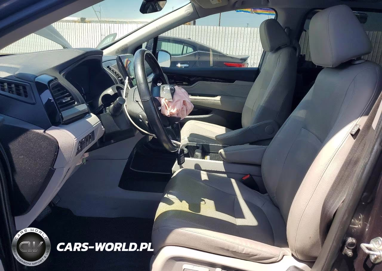 2018 Honda Odyssey Elite VIN:5FNRL6H95JB071931 - 7