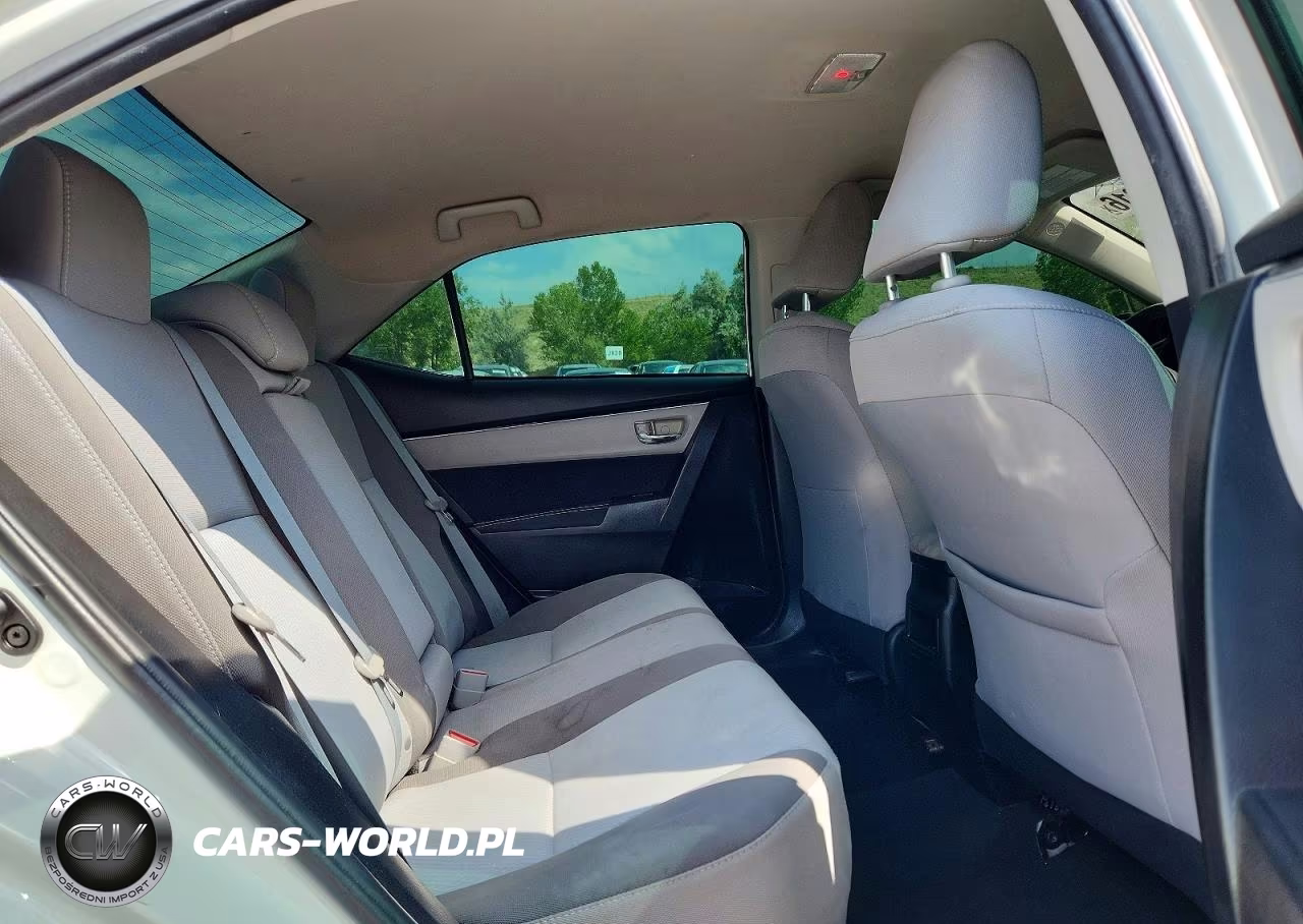 2018 Toyota Corolla Le VIN:5YFBURHEXJP816626 - 10