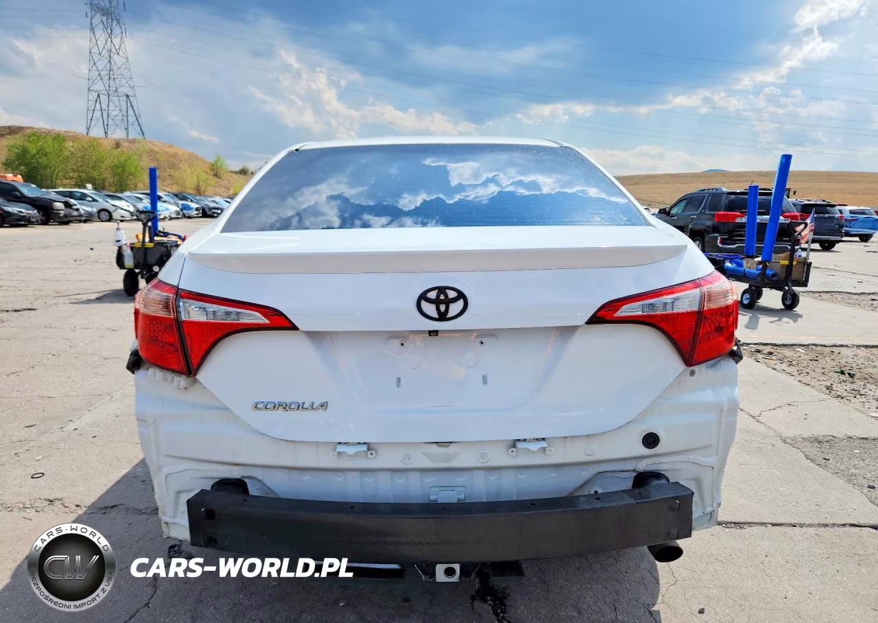 2018 Toyota Corolla Le VIN:5YFBURHEXJP816626 - 6