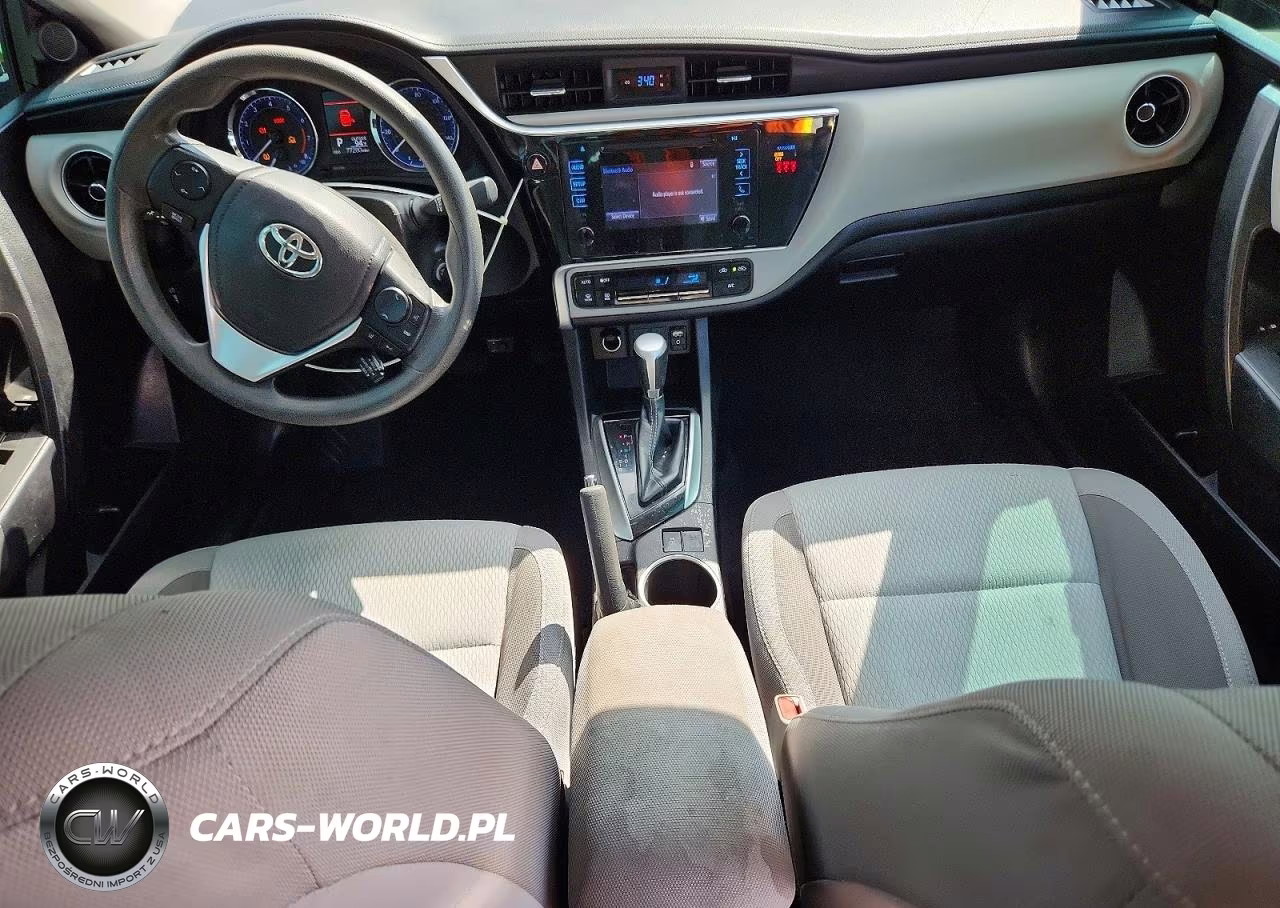 2018 Toyota Corolla Le VIN:5YFBURHEXJP816626 - 8