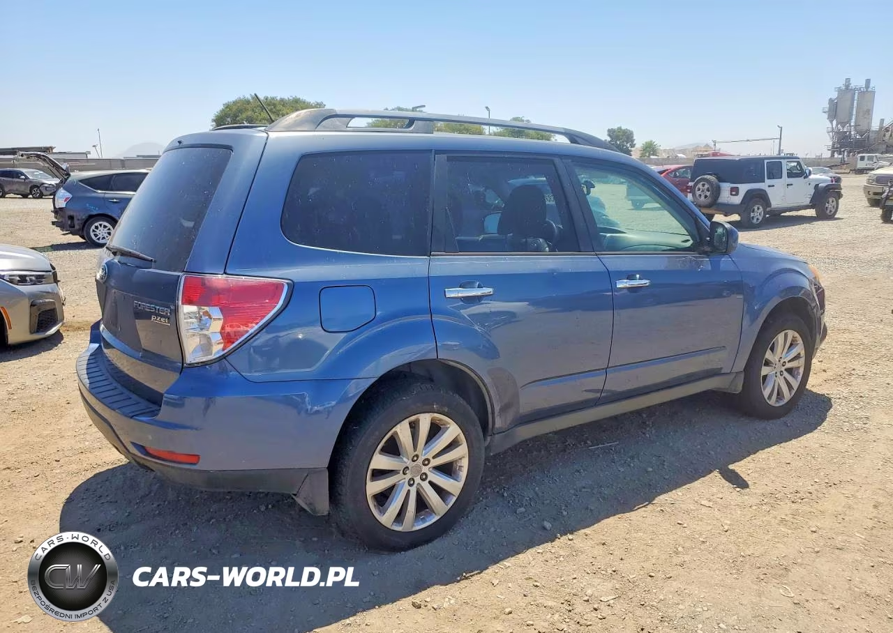 2011 Subaru Forester 2.5X Premium VIN:JF2SHADC2BH735838 - 3