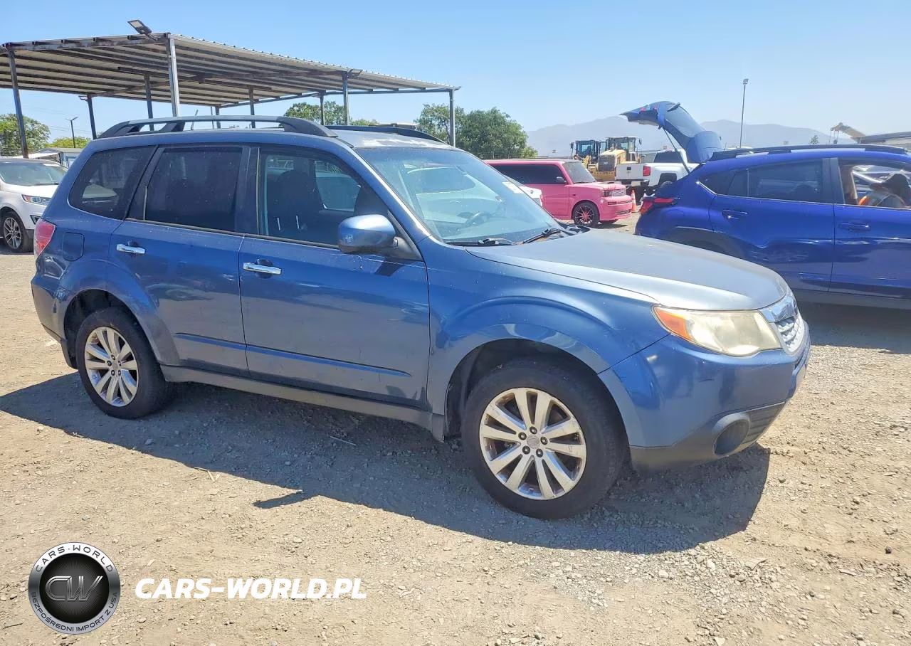 2011 Subaru Forester 2.5X Premium VIN:JF2SHADC2BH735838 - 4