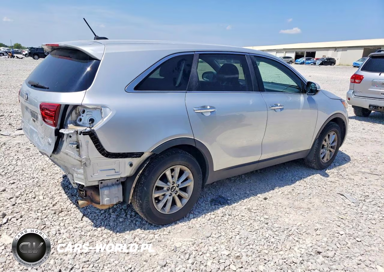 2019 Kia Sorento L VIN:5XYPG4A32KG582237 - 3
