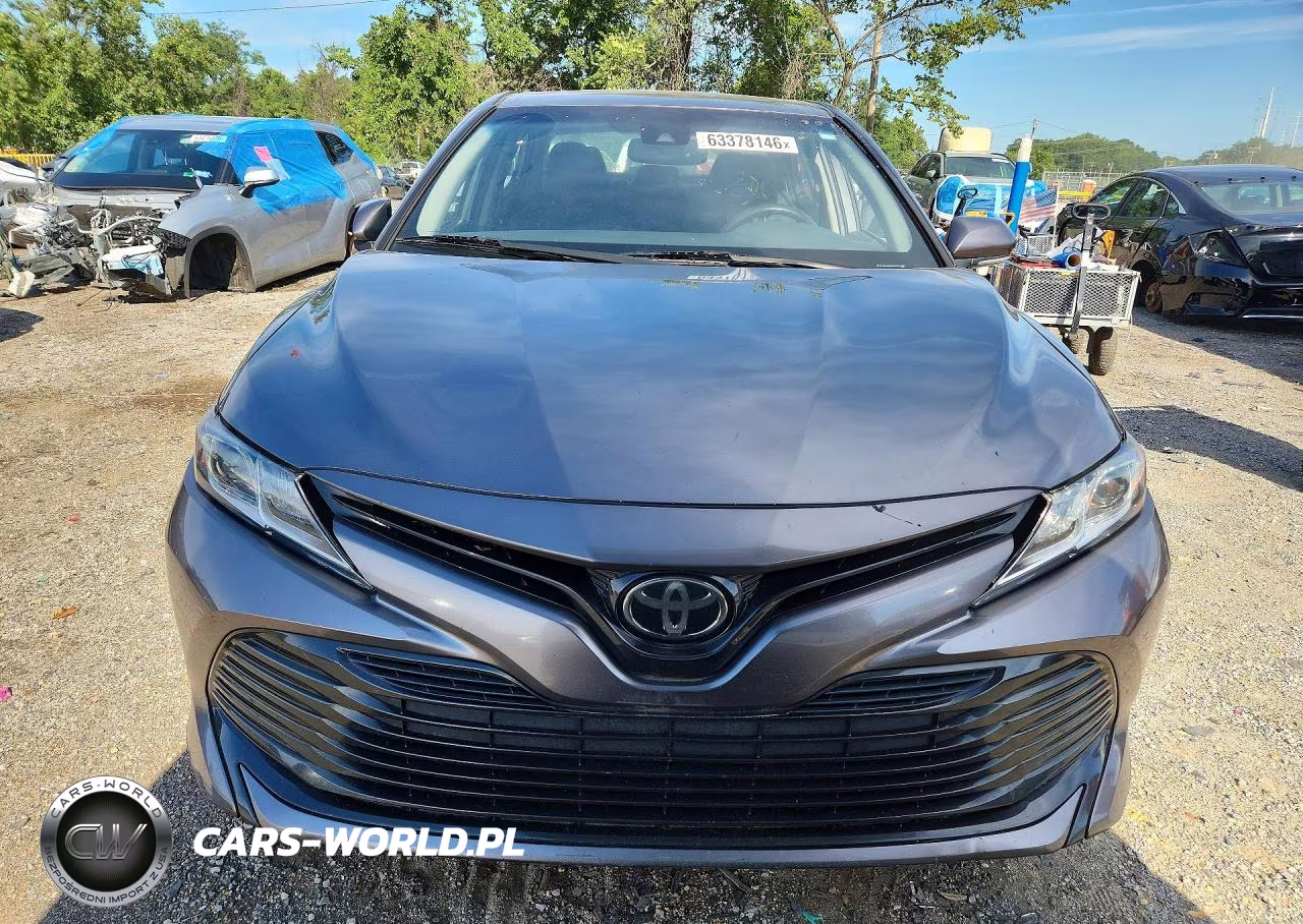 2018 Toyota Camry Le VIN:4T1B11HK0JU571141 - 5