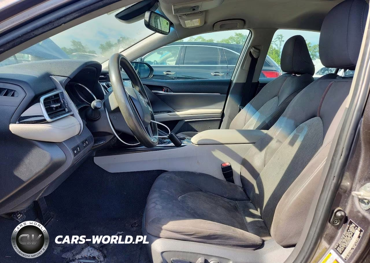 2018 Toyota Camry Le VIN:4T1B11HK0JU571141 - 7