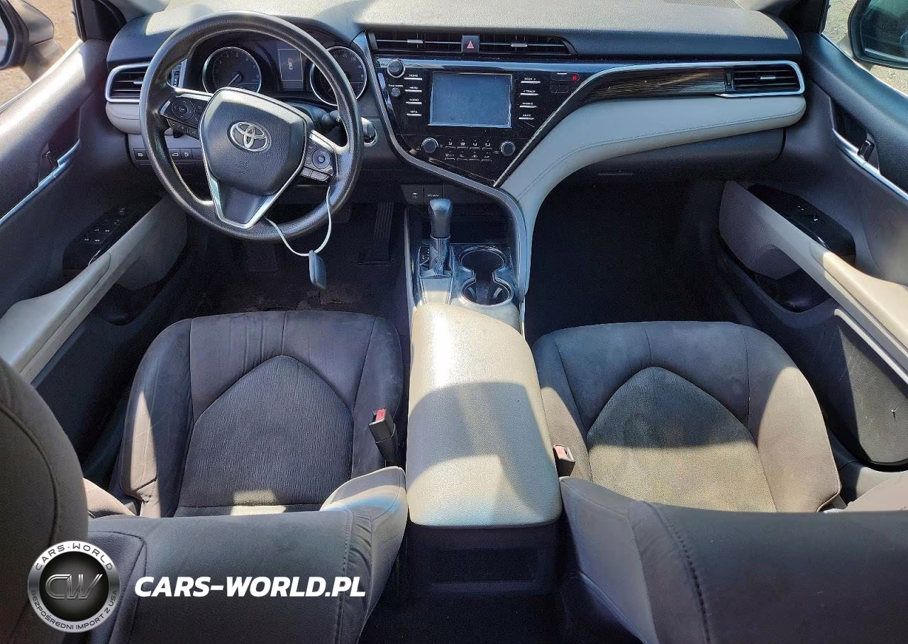 2018 Toyota Camry Le VIN:4T1B11HK0JU571141 - 8