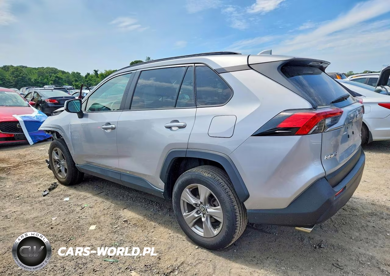 2024 Toyota Rav4 Xle VIN:2T3P1RFV4RC476524 - 2