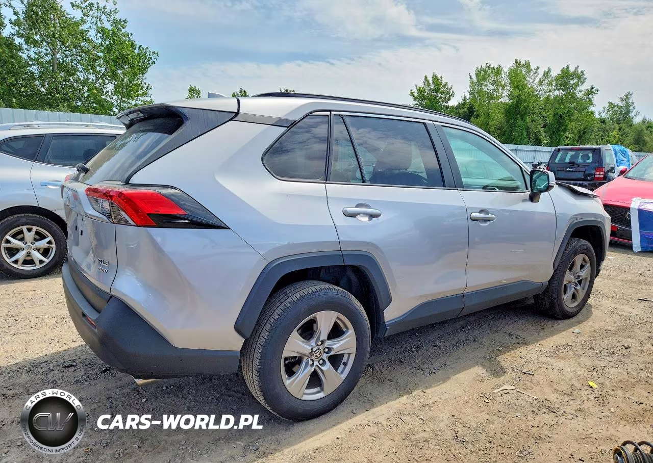 2024 Toyota Rav4 Xle VIN:2T3P1RFV4RC476524 - 3